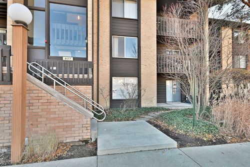 apt-102-6177 Knoll Wood Rd, Willowbrook, IL, 60527-2079 | Card Image
