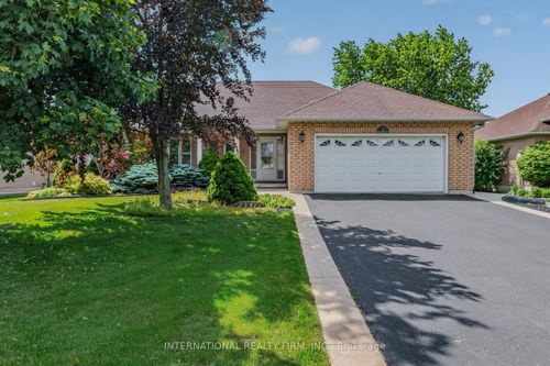 18 Sea Breeze Dr, Port Dover, ON, N0A1N7 | Card Image