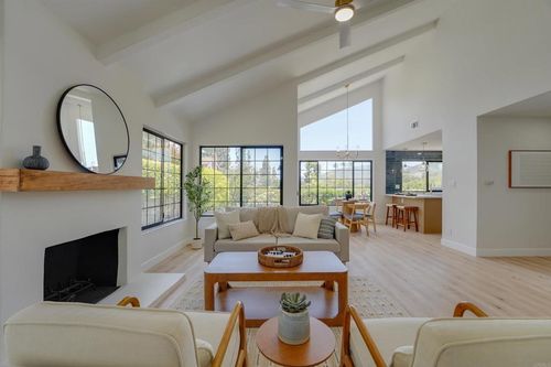 1022 La Casa Dr, San Marcos, CA, 92078-5247 | Card Image