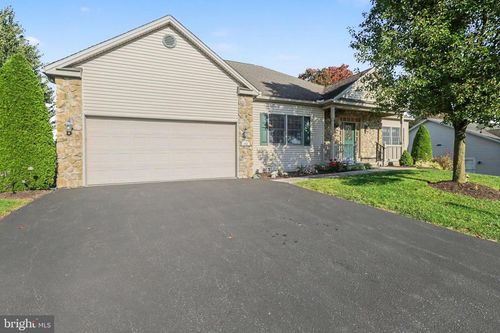 442 Woodland Dr, Dillsburg, PA, 17019-1388 | Card Image