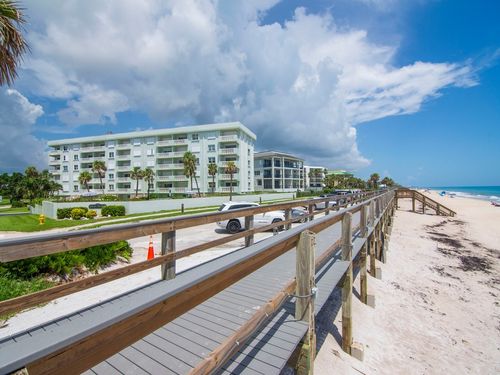 apt-201-4049 Ocean Dr, Vero Beach, FL, 32963-1390 | Card Image