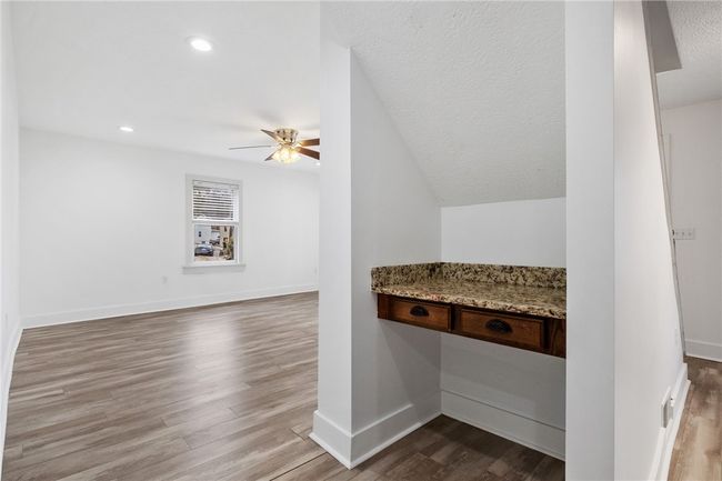 1028 Moon Run Rd, House other with 3 bedrooms, 3 bathrooms and 4 parking in Mc Kees Rocks PA | Image 16