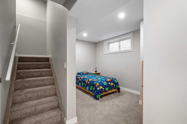 831 85 St Sw, Home with 4 bedrooms, 3 bathrooms and 2 parking in Calgary AB | Image 32