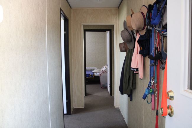 Hall with carpet | Image 34