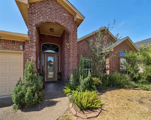 6821 Windy Creek Dr, Corpus Christi, TX, 78414-3993 | Card Image