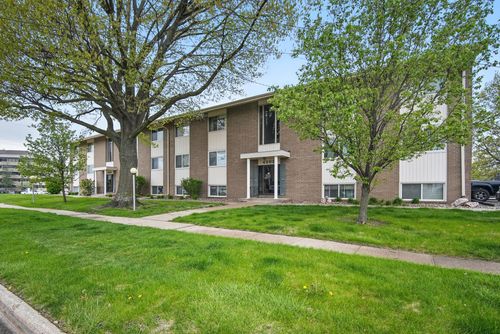 6-4202 62nd St, Urbandale, IA, 50322-2851 | Card Image