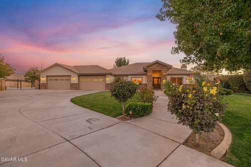 2534 Desert Rose Dr, Lancaster, CA, 93536 | Card Image
