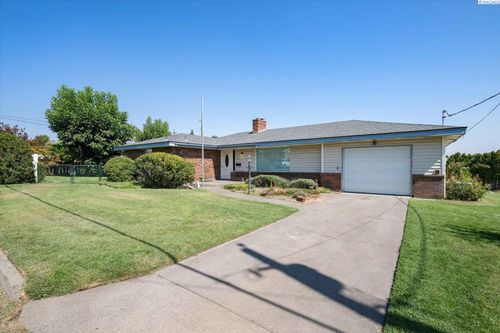703 Euclid St, Grandview, WA, 98930-1526 | Card Image