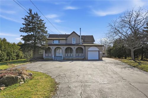 864 Highway 8, Stoney Creek, ON, L8E5J3 | Card Image