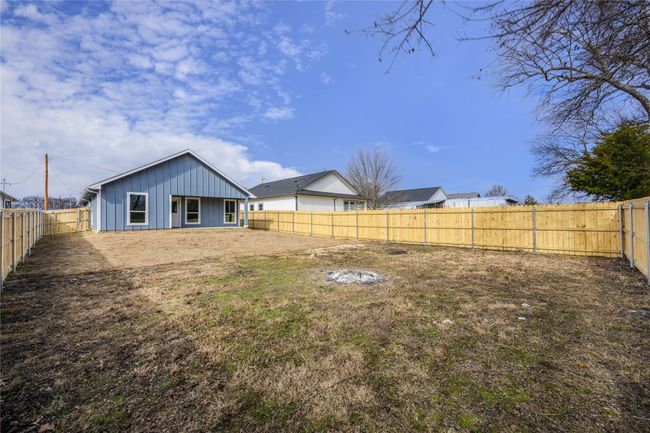 109 S Fir St, House other with 3 bedrooms, 2 bathrooms and null parking in Celeste TX | Image 9