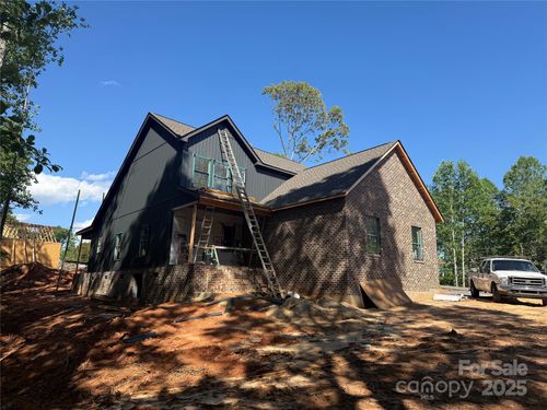 124 3rd St Se, Hildebran, NC, 28637-8013 | Card Image