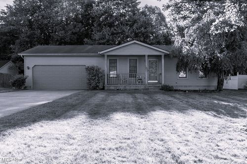 401 Plymouth Pl, Salem, OH, 44460-3659 | Card Image