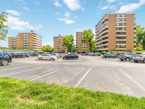 6a-7-25 166th St, Whitestone, NY, 11357-2039 | Card Image