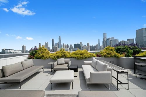 apt-323-375 Erie St, Chicago, IL, 60654-5793 | Card Image