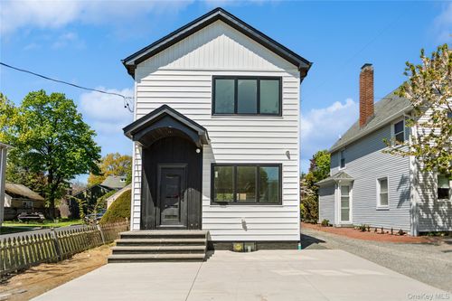 994 Singleton Avenue, Hempstead, NY, 11598 | Card Image