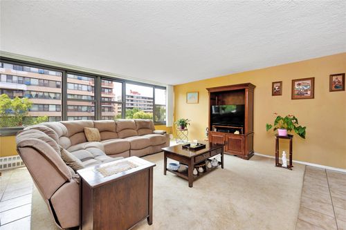 apt-6a-166 9th Ave, Whitestone, NY, 11357-2019 | Card Image