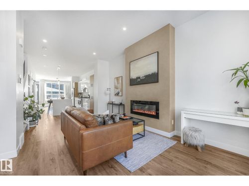 8319 80 Ave Nw, Edmonton, AB, T6C0S9 | Card Image