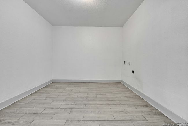 14170 Michael Run, House other with 4 bedrooms, 3 bathrooms and null parking in Lytle TX | Image 16