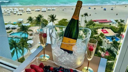 1110-18001 Collins Ave, Sunny Isles Beach, FL, 33160-2722 | Card Image