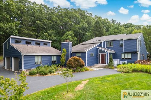 15 Duke Ct, Pittstown, NJ, 08867-4117 | Card Image