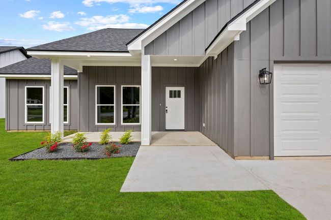 1190 Pine St, House other with 3 bedrooms, 2 bathrooms and null parking in Vidor TX | Image 5