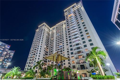 1114-999 Sw 1st Avenue, Miami, FL, 33130 | Card Image