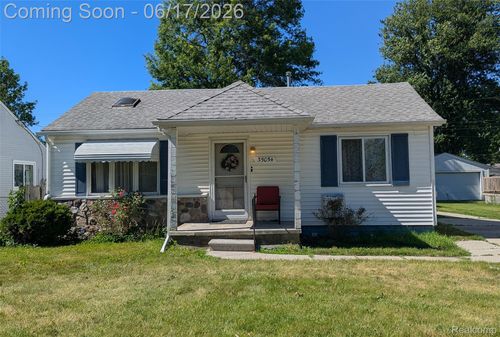 35054 Glen St, Westland, MI, 48186-4352 | Card Image