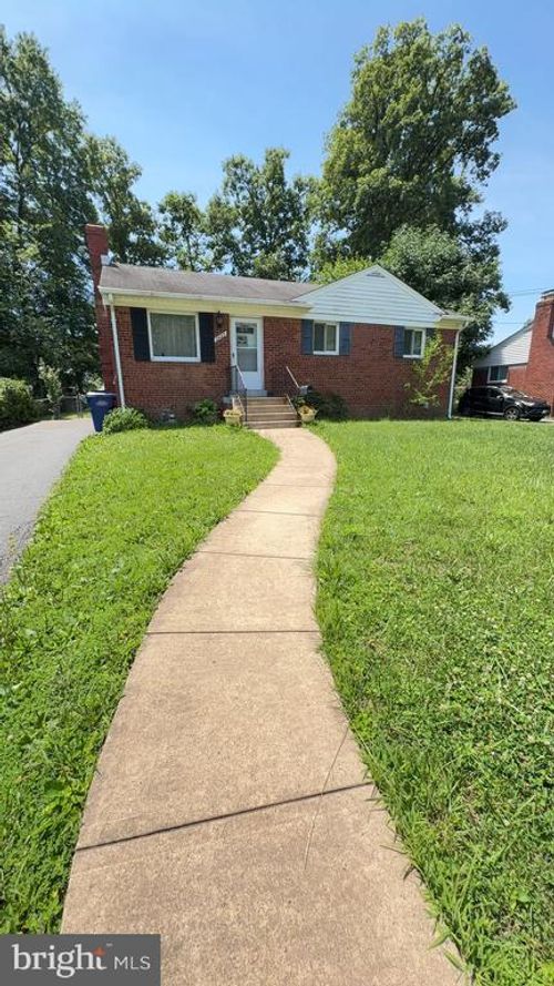 7425 Marc Dr, FALLS CHURCH, VA, 22042-3644 | Card Image