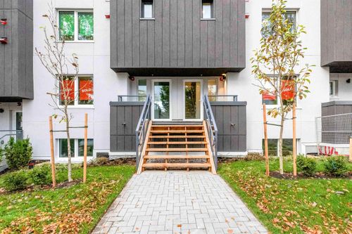 2069 1st Ave E, Vancouver, BC, V5N1B6 | Card Image