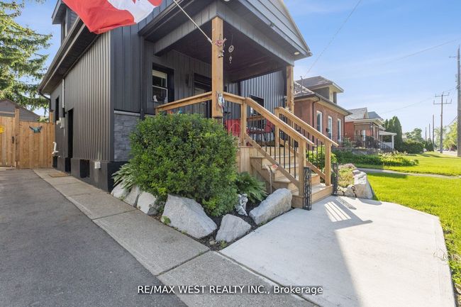 48 Burwell St, House other with 3 bedrooms, 2 bathrooms and 3 parking in Brantford ON | Image 4