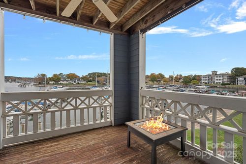 18673 Vineyard Point Ln, Cornelius, NC, 28031-7991 | Card Image