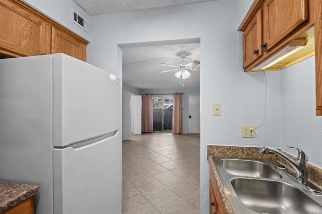APT-2311 - 260 El Dorado Blvd, Townhouse with 2 bedrooms, 1 bathrooms and null parking in Webster TX | Image 6