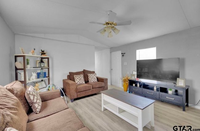 8702 Cedarvale Dr, House other with 3 bedrooms, 2 bathrooms and null parking in Tyler TX | Image 5