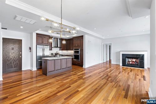 250 Henley Pl, Weehawken, NJ, 07086-1101 | Card Image