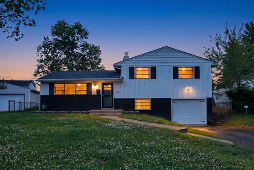 1053 Carrousel Dr E, Reynoldsburg, OH, 43068-2001 | Card Image