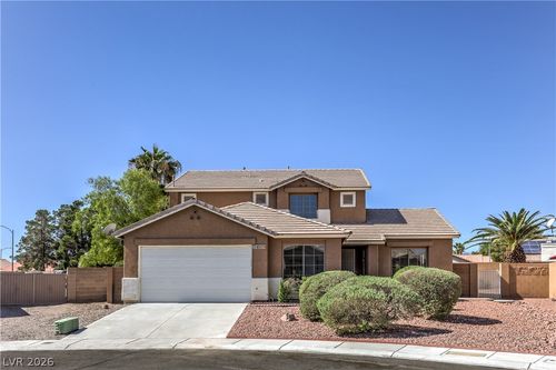4517 Rockpine Dr, North Las Vegas, NV, 89081-3272 | Card Image