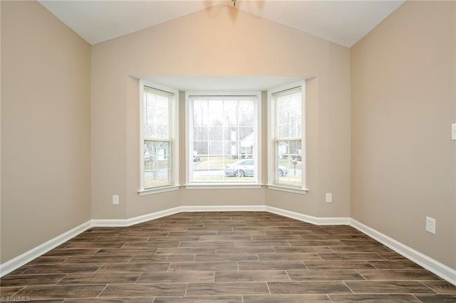 4407 Pleasant Valley Rd, House other with 3 bedrooms, 2 bathrooms and null parking in Greensboro NC | Image 6