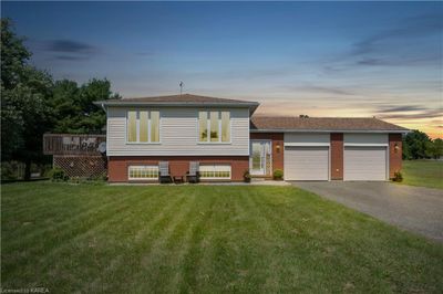 3034 Railton Rd, House other with 3 bedrooms, 2 bathrooms and 12 parking in Harrowsmith ON | Image 1