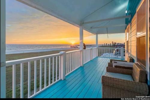 1065 N Ocean Dr, Port LaVaca, TX, 77979-6093 | Card Image