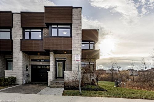 1-35 Midhurst Hts, Stoney Creek, ON, L8J0K9 | Card Image