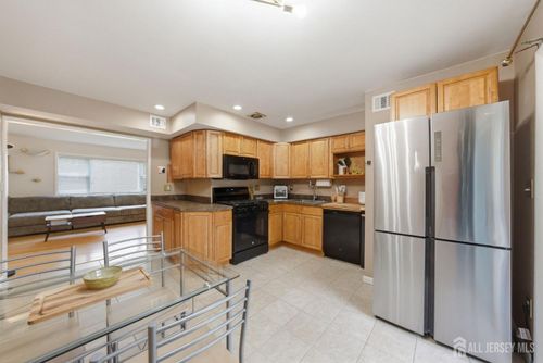 4a-187 Evergreen Rd, Edison, NJ, 08837-2448 | Card Image