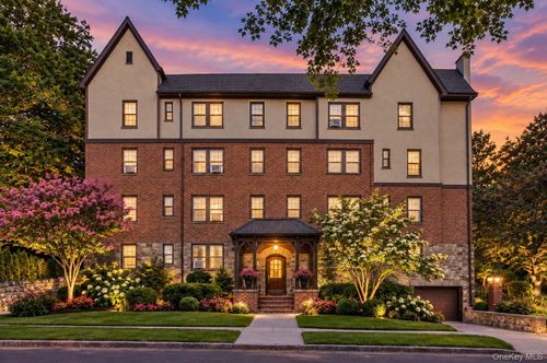 5d-10 Oakridge Pl, Eastchester, NY, 10709-2021 | Card Image