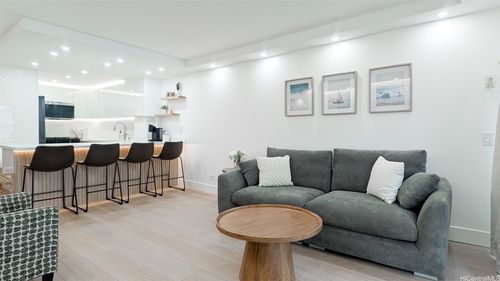 apt-506-2465 Prince Edward St, Honolulu, HI, 96815-4811 | Card Image