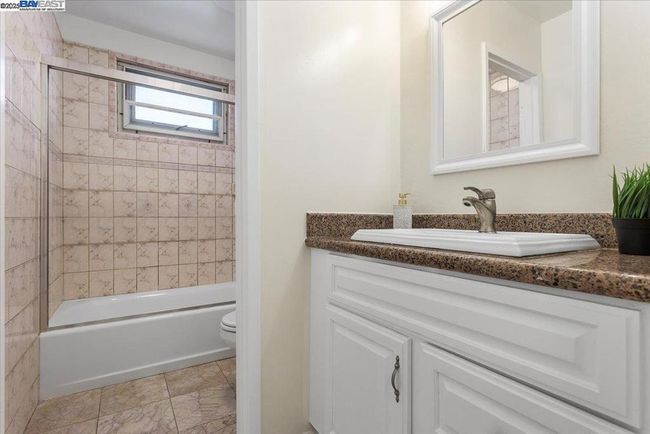 20 Martgate Street, House other with 3 bedrooms, 2 bathrooms and 2 parking in Daly City CA | Image 16