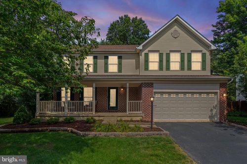 6910 Sharpsburg Dr, Centreville, VA, 20121-2599 | Card Image