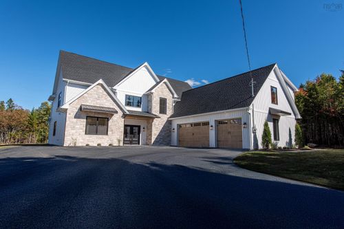372 Canoe Cres, Hammonds Plains, NS, B4B2P5 | Card Image