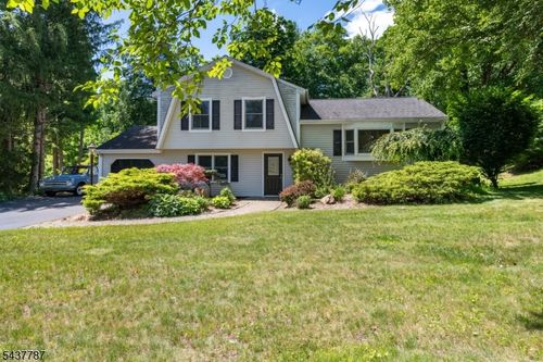 46 Sussex Dr, West Milford, NJ, 07480-1154 | Card Image