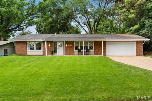 1641 Pepperwood Dr, Saint Louis, MO, 63146-3811 | Card Image