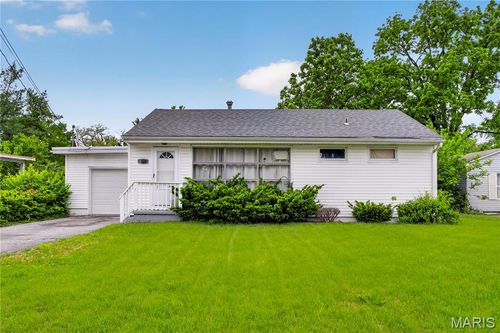 109 Cascade Dr, Belleville, IL, 62223-3313 | Card Image