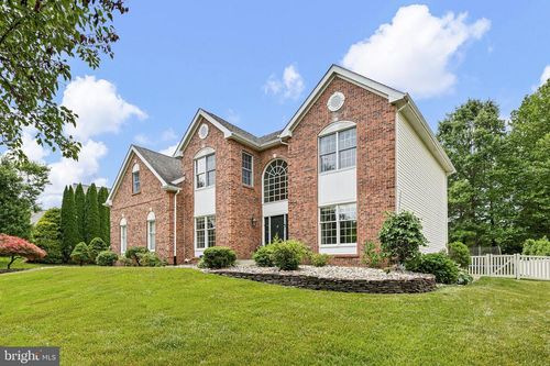 737 Meadowbank Rd, KENNETT SQUARE, PA, 19348-1460 | Card Image